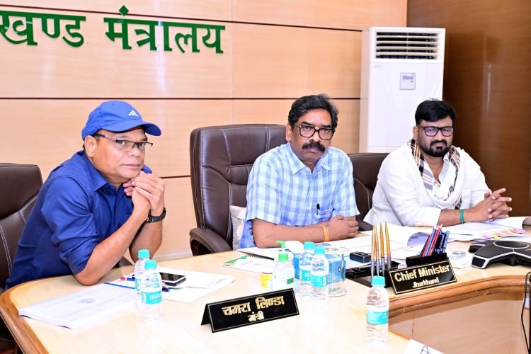 Chief Minister Hemant Soren reviews welfare schemes, lays special emphasis on employment generation