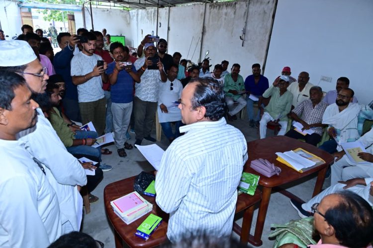 'No vote, no identity': Irfan Ansari makes a bold statement in Jamtara, targets the BJP.