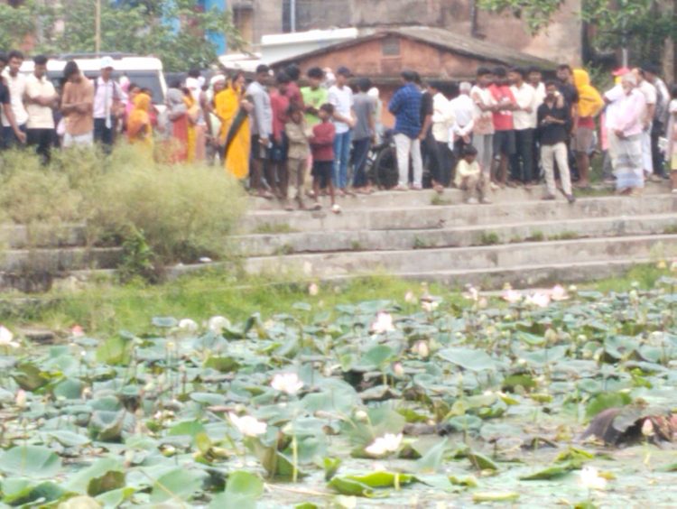Dhanbad: Body of Class 12 student missing for two days found in a pond; police have registered a case of unnatural death and launched an investigation.