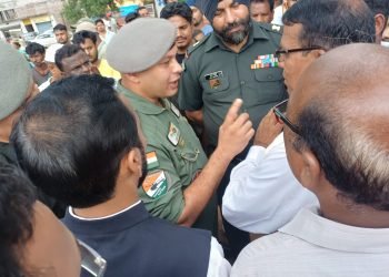 Ranchi News: Pledge meeting held at the Jatra ground in Khokhma Toli on Hool Diwas; heated exchange between the Army and villagers over a land dispute; protest announced for July 7.
