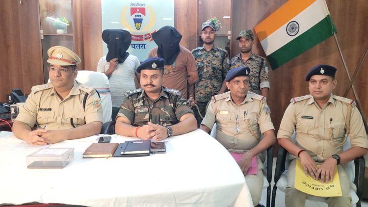 Chatra News: Two key associates of Prince Khan arrested; hawala and extortion network exposed.