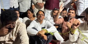 Breaking News:रांची में प्रदर्शन के दौरान स्वास्थ्य मंत्री डॉ. इरफान अंसारी, के. राजू समेत कई congress नेता हिरासत में