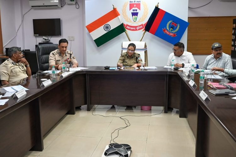 Key meeting of DGPs from five states, including Jharkhand and Bihar; decision taken for joint action against Naxalism, cybercrime, and drug trafficking.