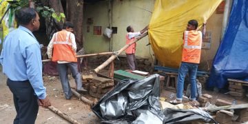 Ranchi News: Ranchi Municipal Corporation takes major action against encroachment and illegal construction; notices issued to 12 buildings.