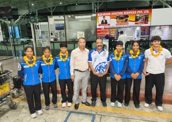 Grand welcome at Ranchi Airport for six hockey players from Jharkhand who won gold and silver medals at the Asian Champions Trophy.