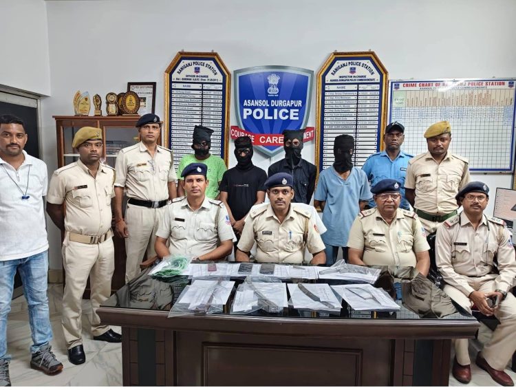 Dacoity plot foiled in Raniganj; four arrested with weapons and tools.