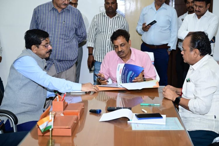 झारखंड के सदर अस्पताल होंगे डिजिटल, एक क्लिक पर मिलेगी डॉक्टर, दवा और सुविधाओं की जानकारी 1 Jharkhand's Sadar hospitals to go digital; information on doctors, medicines, and facilities will be available with a single click.