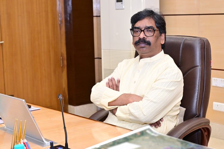 Will satellite townships be developed in Jharkhand's urban districts? An action plan will be formulated during the review of the GRDA and Smart City projects.
