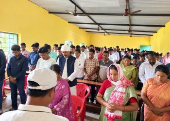 Congress workers paid tribute to Sudibya Kumar Sonu; Shilpi Neha Tirkey and Bandhu Tirkey remembered him.
