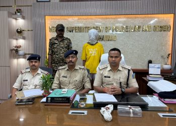 Plot to murder lawyer in Dhanbad foiled; youth arrested with a country-made pistol.