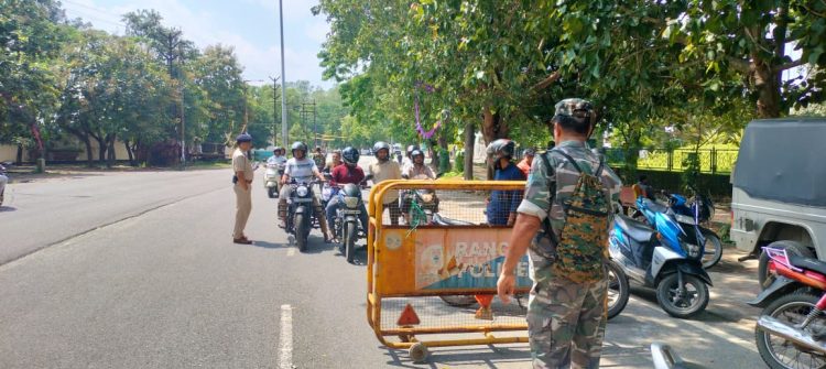 Ranchi में पुलिस का बड़ा एक्शन, चप्पे-चप्पे पर एंटी क्राइम चेकिंग; भारी वाहनों पर भी सख्ती 1 Major police crackdown in Ranchi; anti-crime checks at every nook and corner; strict measures against heavy vehicles too.