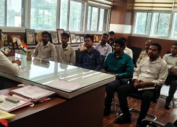 Administration takes a strict stance on GAIL's roadworks in Ranchi; issues directives to fill potholes and ensure safety measures.