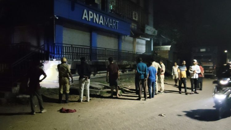 नियामतपुर में आग ने खोली अग्नि सुरक्षा की पोल, बहुमंजिला आवासों में कितने सुरक्षित हैं लोग? 1 Fire in Niyamatpur exposes the reality of fire safety; how safe are residents in multi-story buildings?