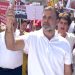 बैरिकेड पर चढ़े राहुल गांधी, प्रियंका गांधी हिरासत में; INDIA गठबंधन का संसद से निर्वाचन सदन तक हल्ला बोल!