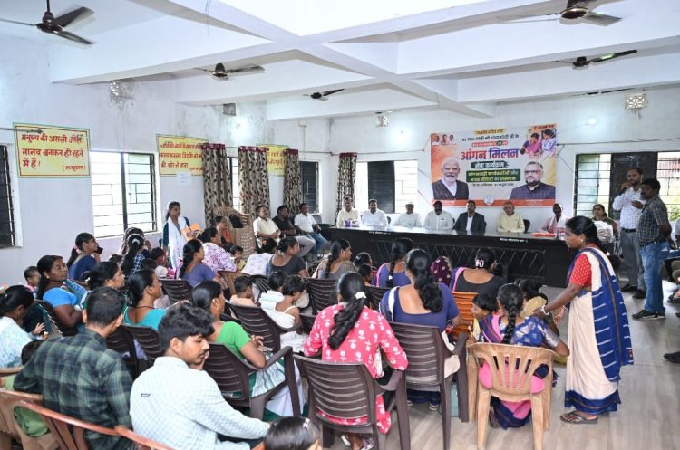 2029 लोकसभा चुनाव की तैयारी में जुटी झारखंड कांग्रेस, सभी 14 सीटों के लिए बनाई संसदीय टीमें 1 Jharkhand Congress gears up for the 2029 Lok Sabha elections; forms parliamentary constituency teams for all 14 seats.