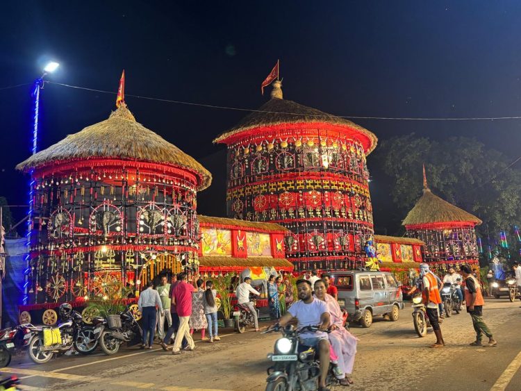 रांची एयरपोर्ट के पास नमो क्लब में दिखेगी महाभारत की भव्य झलक, 25 लाख रुपये से बन रहा पूजा पंडाल 1 A grand glimpse of the Mahabharata will be on display at the Namo Club near Ranchi Airport; the Puja pandal is being constructed at a cost of ₹25 lakh.