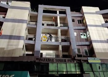Police action against cyber fraud in Ranchi; 11 people detained, ₹5 lakh recovered.