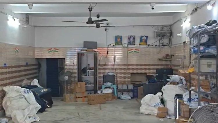 Major theft at a Flipkart hub in Asansol: Thieves broke the shutter and made off with Rs 2 lakh in cash and the CCTV DVR.