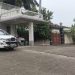 ED raids in connection with a ₹290 crore bank fraud case; team reaches the residence of an industrialist's brother.