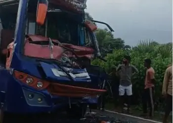 Horrific accident involving a bus carrying Kanwariyas in Koderma; 3 dead, including a child.