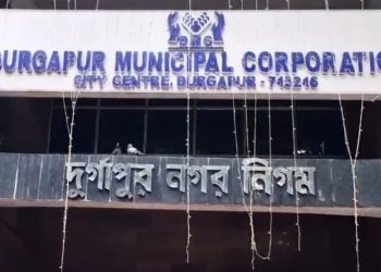 Municipality cracks down on illegal construction in Benachiti; orders removal within 15 days.