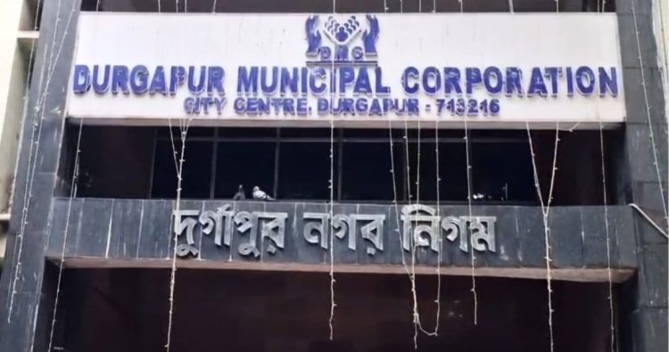 Municipality cracks down on illegal construction in Benachiti; orders removal within 15 days.