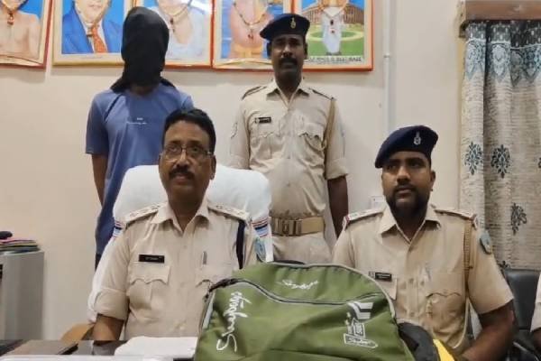 Crime News: In Garhwa, daughter-in-law conspired with her lover to murder her father-in-law.