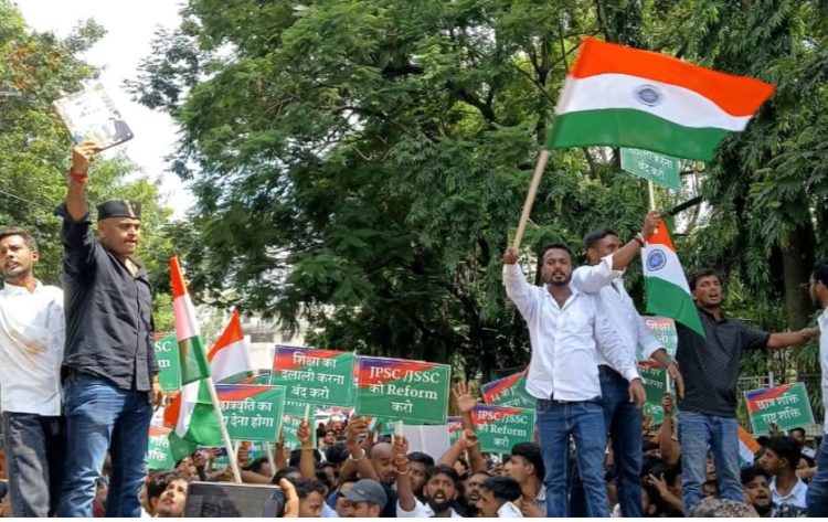 Demand for CBI probe into irregularities in JPSC-JSSC exams; AJSU organizes march to Lok Bhawan.