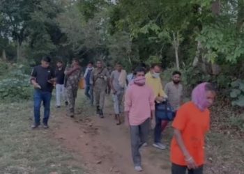हजारीबाग: सिंदूर तालाब में मिला लापता बच्ची का शव, भाई अब भी गायब-इलाके में भारी तनाव