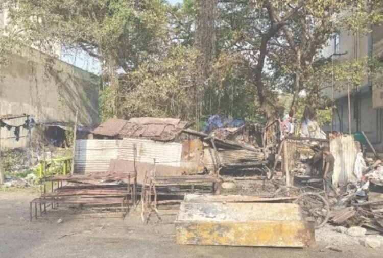 A massive fire broke out at a Nepali hotel in Jamshedpur, causing a cylinder blast.