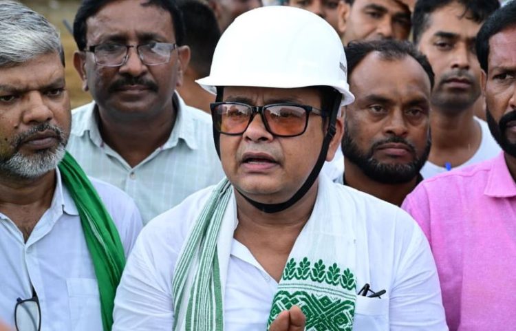 बीरबेंदिया फोरलेन पुल निर्माण का मंत्री इरफान अंसारी ने किया निरीक्षण, बोले-यह जामताड़ा की लाइफलाइन है 1 बीरबेंदिया फोरलेन पुल निर्माण का मंत्री इरफान अंसारी ने किया निरीक्षण, बोले-यह जामताड़ा की लाइफलाइन है