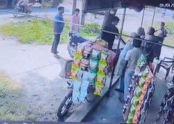 सालानपुर में यूपी के कंबल कारोबारी से मारपीट, चार लोगों पर धमकी देने का आरोप 2 सालानपुर में यूपी के कंबल कारोबारी से मारपीट, चार लोगों पर धमकी देने का आरोप
