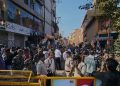 मल्लिकार्जुन खड़गे के बयान पर रांची में बवाल! भाजपा ने मांगी माफी, बैरिकेडिंग पर चढ़े कांग्रेस कार्यकर्ता