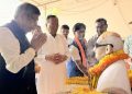 आदित्य साहू ने गांधी और शास्त्री की प्रतिमाओं पर किया माल्यार्पण