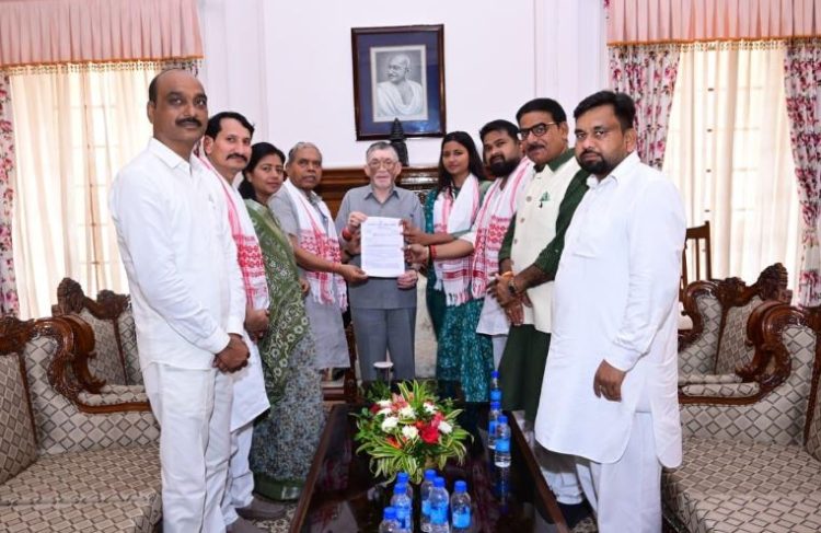 रांची में कांग्रेस का हुंकार मार्च, जातीय जनगणना में OBC के अलग कॉलम की मांग5. रांची में कांग्रेस का हुंकार मार्च, जातीय जनगणना में OBC के अलग कॉलम की मांग