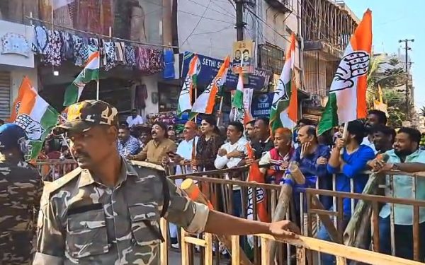 Breaking News: भाजपा के घेराव से पहले कांग्रेस कार्यालय की सुरक्षा बढ़ी, तीन लेयर की बैरिकेडिंग