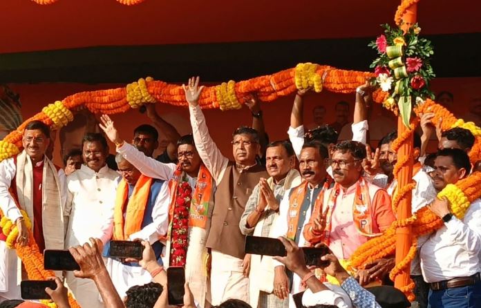 आजसू नेता हरेलाल महतो भाजपा में शामिल, बाबूलाल ने कानून-व्यवस्था पर उठाए सवाल 1 आजसू नेता हरेलाल महतो भाजपा में शामिल, बाबूलाल ने कानून-व्यवस्था पर उठाए सवाल