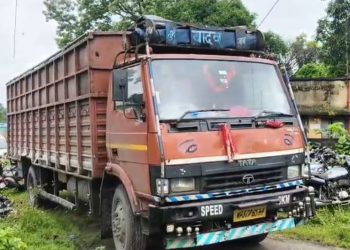 मैथन में 22 मवेशियों से लदा कंटेनर जब्त, चालक गिरफ्तार