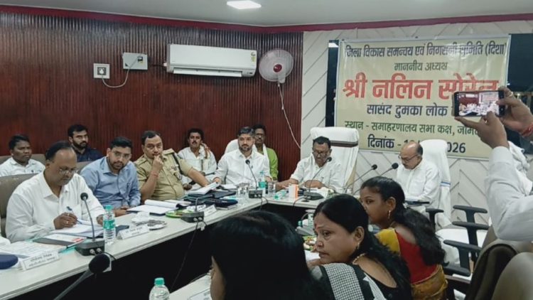 दिशा बैठक में मंत्री की नाराजगी, बिना इंतजार शुरू हुई बैठक से लौटे इरफान अंसारी