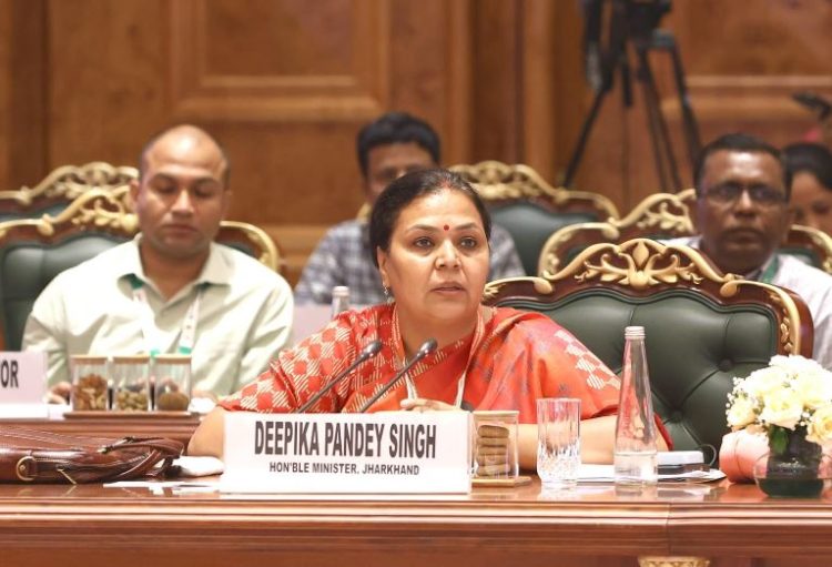 झारखंड की पंचायतों को मिलेगा ₹14,231 करोड़, मंत्री दीपिका पांडेय सिंह ने रखीं बड़ी मांगें 3 झारखंड की पंचायतों को मिलेगा ₹14,231 करोड़, मंत्री दीपिका पांडेय सिंह ने रखीं बड़ी मांगें