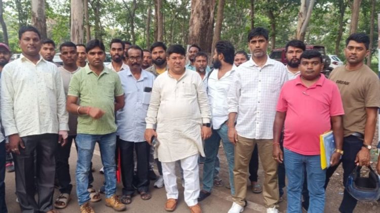 JBVNL कर्मियों की बड़ी मांग, नियमित नौकरी और 10 साल आयु छूट की उठी आवाज 1 JBVNL कर्मियों की बड़ी मांग, नियमित नौकरी और 10 साल आयु छूट की उठी आवाज