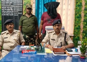 धनबाद में नकली टाटा नमक फैक्ट्री का भंडाफोड़, भारी मात्रा में रैपर के साथ संचालक गिरफ्तार