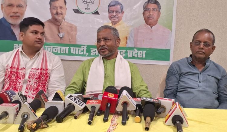 ‘वोट चोरी’ के आरोपों पर बाबूलाल मरांडी का जवाब, कांग्रेस पर भ्रम फैलाने का आरोप