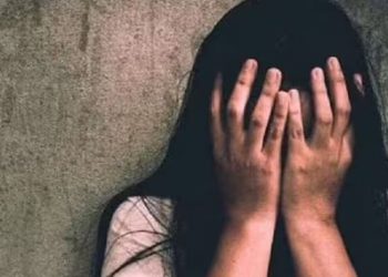 दुमका में 9वीं की छात्रा का खेत से शव बरामद, दुष्कर्म के बाद हत्या की आशंका 8 दुमका में 9वीं की छात्रा का खेत से शव बरामद, दुष्कर्म के बाद हत्या की आशंका