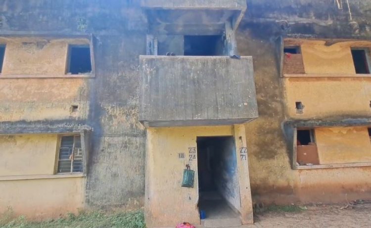 हिंदुस्तान केबल्स के पुराने आवास में मिला महिला का शव, रूपनारायणपुर में सनसनी 1 हिंदुस्तान केबल्स के पुराने आवास में मिला महिला का शव, रूपनारायणपुर में सनसनी