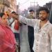 दो बच्चों की मां 13 साल छोटे युवक के प्यार मेें पागल-पति ने खुद करा दी शादी