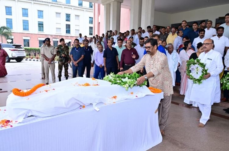 पूर्व मंत्री मन्नान मल्लिक के निधन पर सीएम हेमंत सोरेन ने दी श्रद्धांजलि