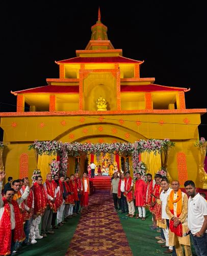 रांची के हुंडरू में 2013 से हो रही दुर्गा पूजा, इस बार काठमांडू के मंदिर की तर्ज पर बना भव्य पंडाल 1 रांची के हुंडरू में 2013 से हो रही दुर्गा पूजा, इस बार काठमांडू के मंदिर की तर्ज पर बना भव्य पंडाल