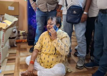 चिरागोड़ा में युवक की संदिग्ध मौत, परिजनों ने कंपनी पर लगाया मानसिक दबाव का आरोप