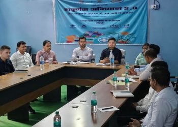 गोविंदपुर अंचल कार्यालय में डीसी का सख्त एक्शन, रिकॉर्ड में गड़बड़ी पर कर्मियों का वेतन रोकने का आदेश